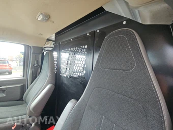 2025 GMC Savana 2500 Cargo Van 1WT 135.0" WB - miniatura 13