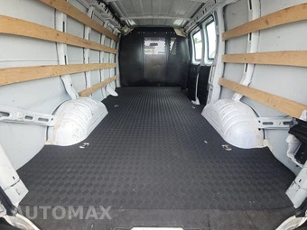 2025 GMC Savana 2500 Cargo Van 1WT 135.0" WB - miniatura 17