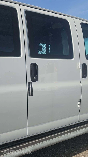 2025 GMC Savana 2500 Cargo Van 1WT 135.0" WB - miniatura 23