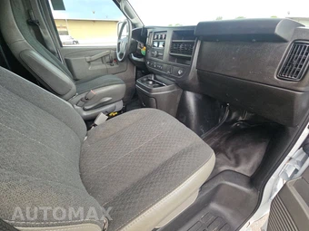 2025 GMC Savana 2500 Cargo Van 1WT 135.0" WB - miniatura 8