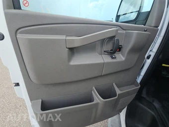 2025 GMC Savana 2500 Cargo Van 1WT 135.0" WB - miniatura 9
