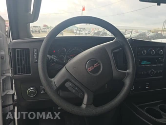 2025 GMC Savana 2500 Cargo Van 1WT 135.0" WB - miniatura 10