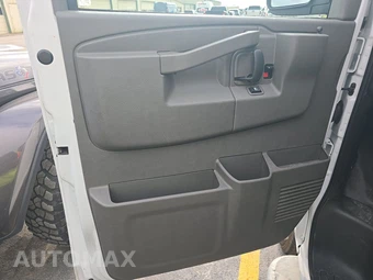 2025 GMC Savana 2500 Cargo Van 1WT 135.0" WB - miniatura 9