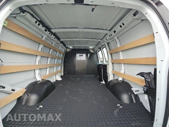 2025 GMC Savana 2500 Cargo Van 1WT 135.0" WB - miniatura 17