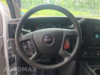 2025 GMC Savana 2500 Cargo Van 1WT 135.0" WB - miniatura 10