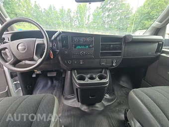 2025 GMC Savana 2500 Cargo Van 1WT 135.0" WB - miniatura 11