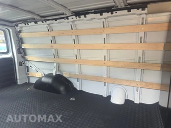 2025 GMC Savana 2500 Cargo Van 1WT 135.0" WB - miniatura 13