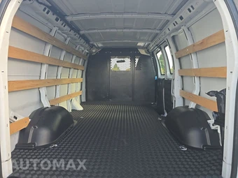 2025 GMC Savana 2500 Cargo Van 1WT 135.0" WB - miniatura 16