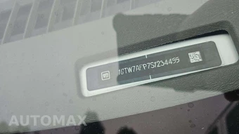 2025 GMC Savana 2500 Cargo Van 1WT 135.0" WB - miniatura 19