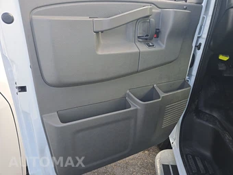 2025 GMC Savana 2500 Cargo Van 1WT 135.0" WB - miniatura 9