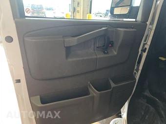 2025 GMC Savana 2500 Cargo Van 1WT 135.0" WB - miniatura 9