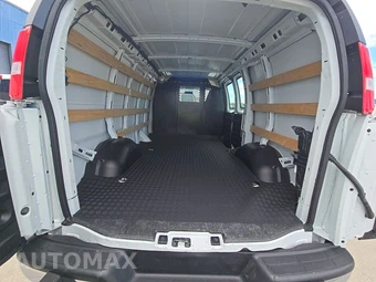 2025 GMC Savana 2500 Cargo Van 1WT 135.0" WB - miniatura 16