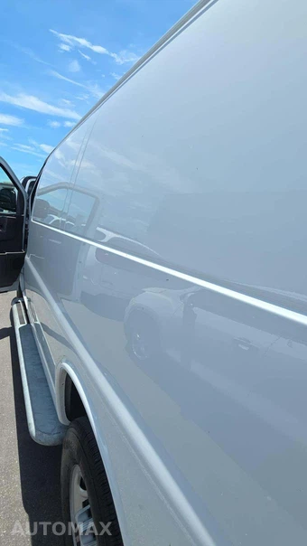 2025 GMC Savana 2500 Cargo Van 1WT 135.0" WB - miniatura 26