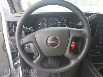 2025 GMC Savana 2500 Cargo Van 1WT 135.0" WB - miniatura 10
