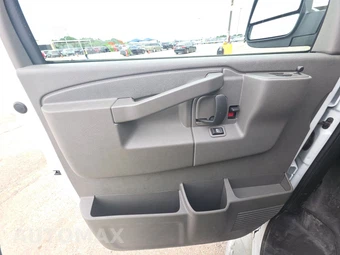 2025 GMC Savana 2500 Cargo Van 1WT 135.0" WB - miniatura 9