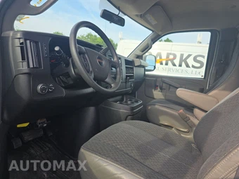 2025 GMC Savana 2500 Cargo Van 1WT 135.0" WB - miniatura 11