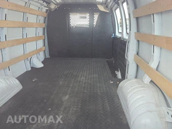2025 GMC Savana 2500 Cargo Van 1WT 135.0" WB - miniatura 16