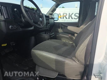 2025 GMC Savana 2500 Cargo Van 1WT 135.0" WB - miniatura 7