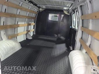 2025 GMC Savana 2500 Cargo Van 1WT 135.0" WB - miniatura 15