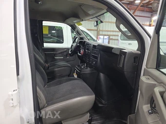 2025 GMC Savana 2500 Cargo Van 1WT 135.0" WB - miniatura 8