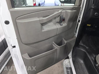 2025 GMC Savana 2500 Cargo Van 1WT 135.0" WB - miniatura 9