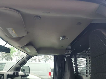 2025 GMC Savana 2500 Cargo Van 1WT 135.0" WB - miniatura 18