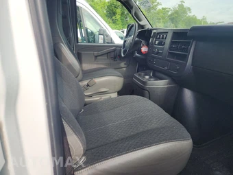 2025 GMC Savana 2500 Cargo Van 1WT 135.0" WB - miniatura 8