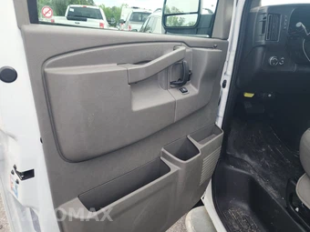 2025 GMC Savana 2500 Cargo Van 1WT 135.0" WB - miniatura 9