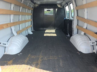 2025 GMC Savana 2500 Cargo Van 1WT 135.0" WB - miniatura 15