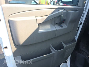2025 GMC Savana 2500 Cargo Van 1WT 135.0" WB - miniatura 9