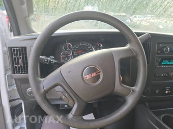 2025 GMC Savana 2500 Cargo Van 1WT 135.0" WB - miniatura 10