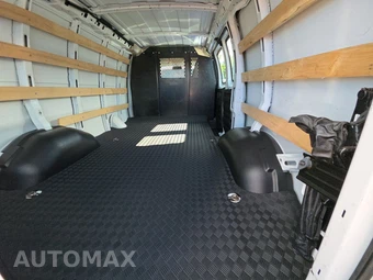 2025 GMC Savana 2500 Cargo Van 1WT 135.0" WB - miniatura 15
