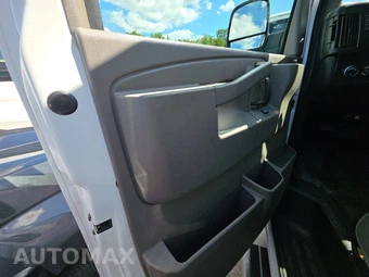 2025 GMC Savana 2500 Cargo Van 1WT 135.0" WB - miniatura 9