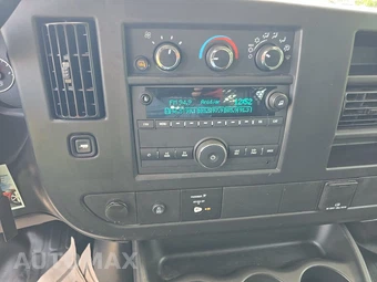 2025 GMC Savana 2500 Cargo Van 1WT 135.0" WB - miniatura 11