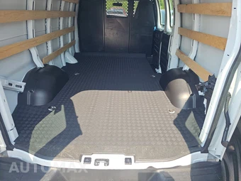 2025 GMC Savana 2500 Cargo Van 1WT 135.0" WB - miniatura 15