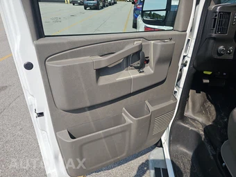 2025 GMC Savana 2500 Cargo Van 1WT 135.0" WB - miniatura 9