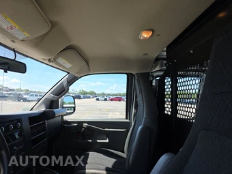 2025 GMC Savana 2500 Cargo Van 1WT 135.0" WB - miniatura 18