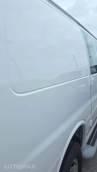2025 GMC Savana 2500 Cargo Van 1WT 135.0" WB - miniatura 25