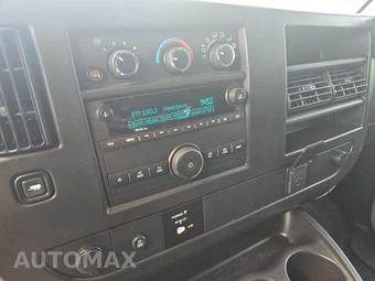 2025 GMC Savana 2500 Cargo Van 1WT 135.0" WB - miniatura 11