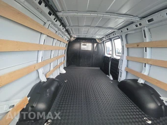 2025 GMC Savana 2500 Cargo Van 1WT 135.0" WB - miniatura 15