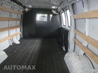 2025 GMC Savana 2500 Cargo Van 1WT 135.0" WB - miniatura 16