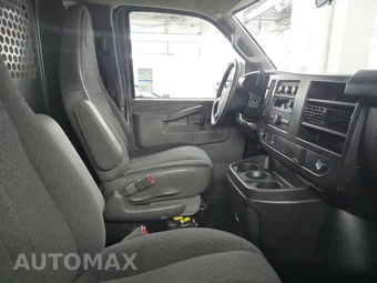 2025 GMC Savana 2500 Cargo Van 1WT 135.0" WB - miniatura 8