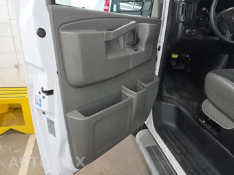 2025 GMC Savana 2500 Cargo Van 1WT 135.0" WB - miniatura 9