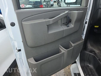 2025 GMC Savana 2500 Cargo Van 1WT 135.0" WB - miniatura 9