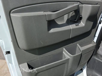 2025 GMC Savana 2500 Cargo Van 1WT 135.0" WB - miniatura 9