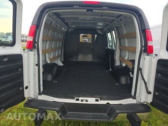 2025 GMC Savana 2500 Cargo Van 1WT 135.0" WB - miniatura 17