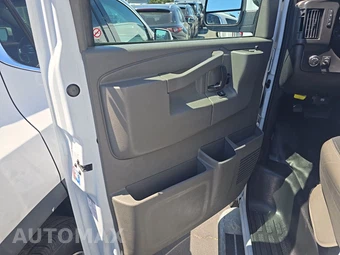 2025 GMC Savana 2500 Cargo Van 1WT 135.0" WB - miniatura 9