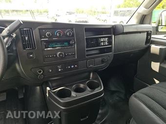 2025 GMC Savana 2500 Cargo Van 1WT 135.0" WB - miniatura 11