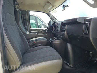 2025 GMC Savana 2500 Cargo Van 1WT 135.0" WB - miniatura 8