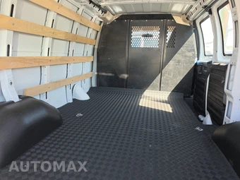 2025 GMC Savana 2500 Cargo Van 1WT 135.0" WB - miniatura 16